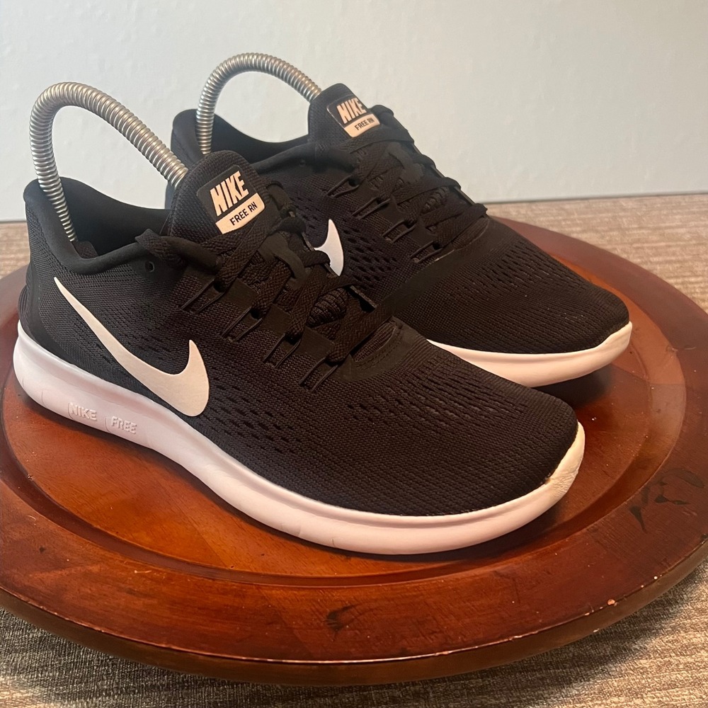 Nike Free RN Running Shoes Womens 8 Black White 831509-001 Mesh Sneakers Gym